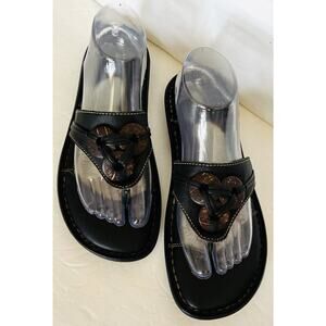 Born Wms Sz 10/42 Blk Brn Leather Thong, Flip Flop Comfort, Nonslip Footbed Sndl